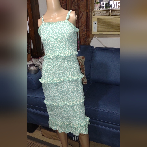 No Boundaries Dresses & Skirts - New condition dress for women size small